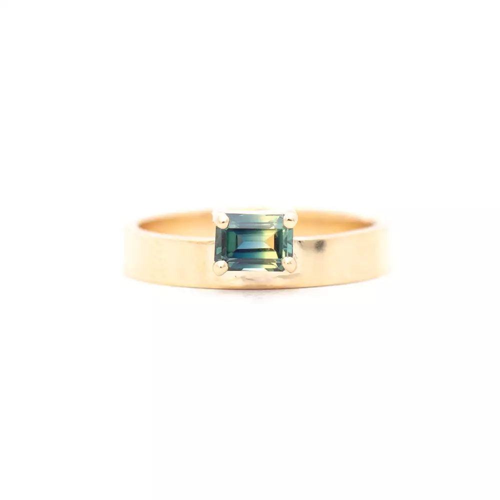 0.84 ct Australian Gradient Sapphire Horizontal Monolith Ring