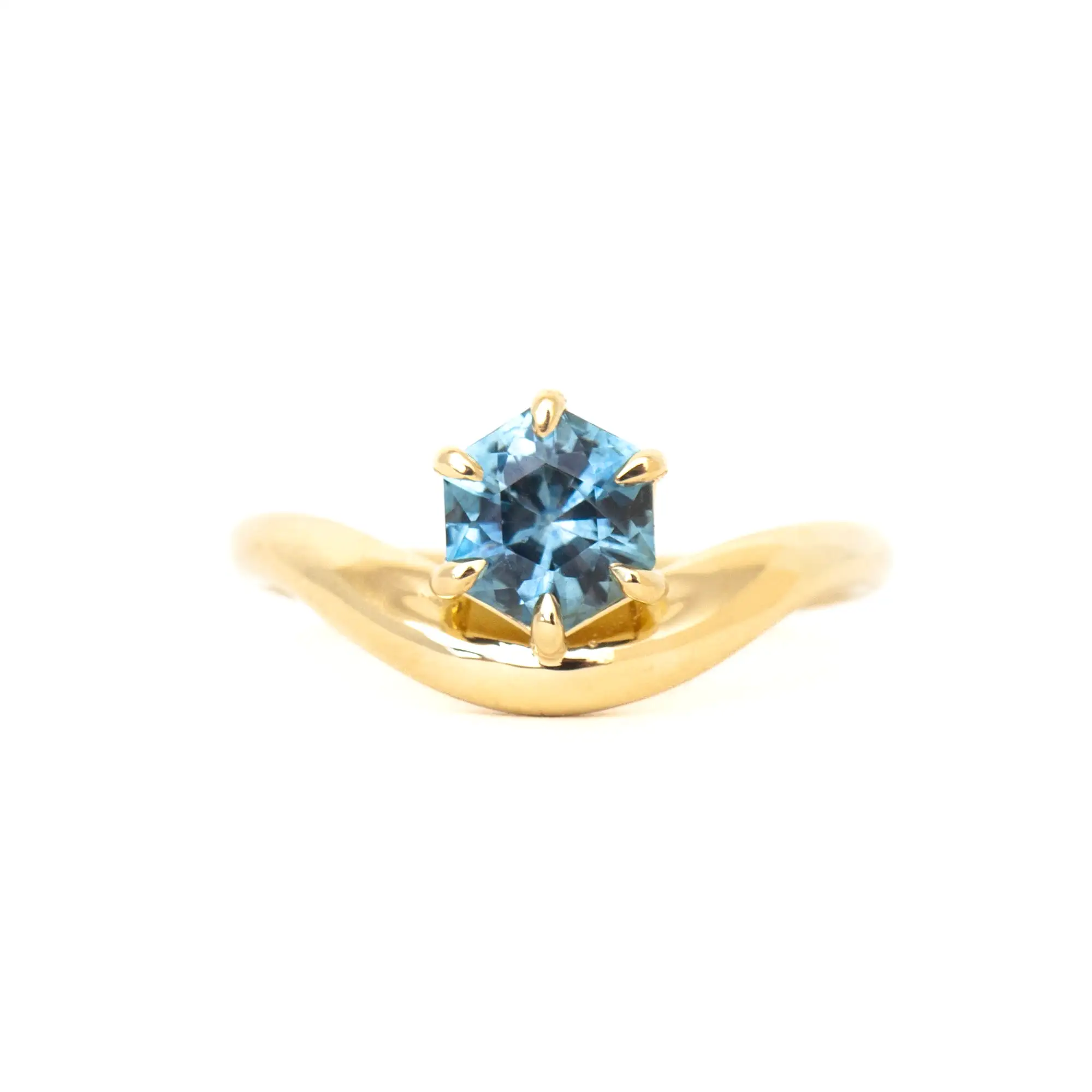 1.06 ct Hexagonal Montana Sapphire Piscine Ring