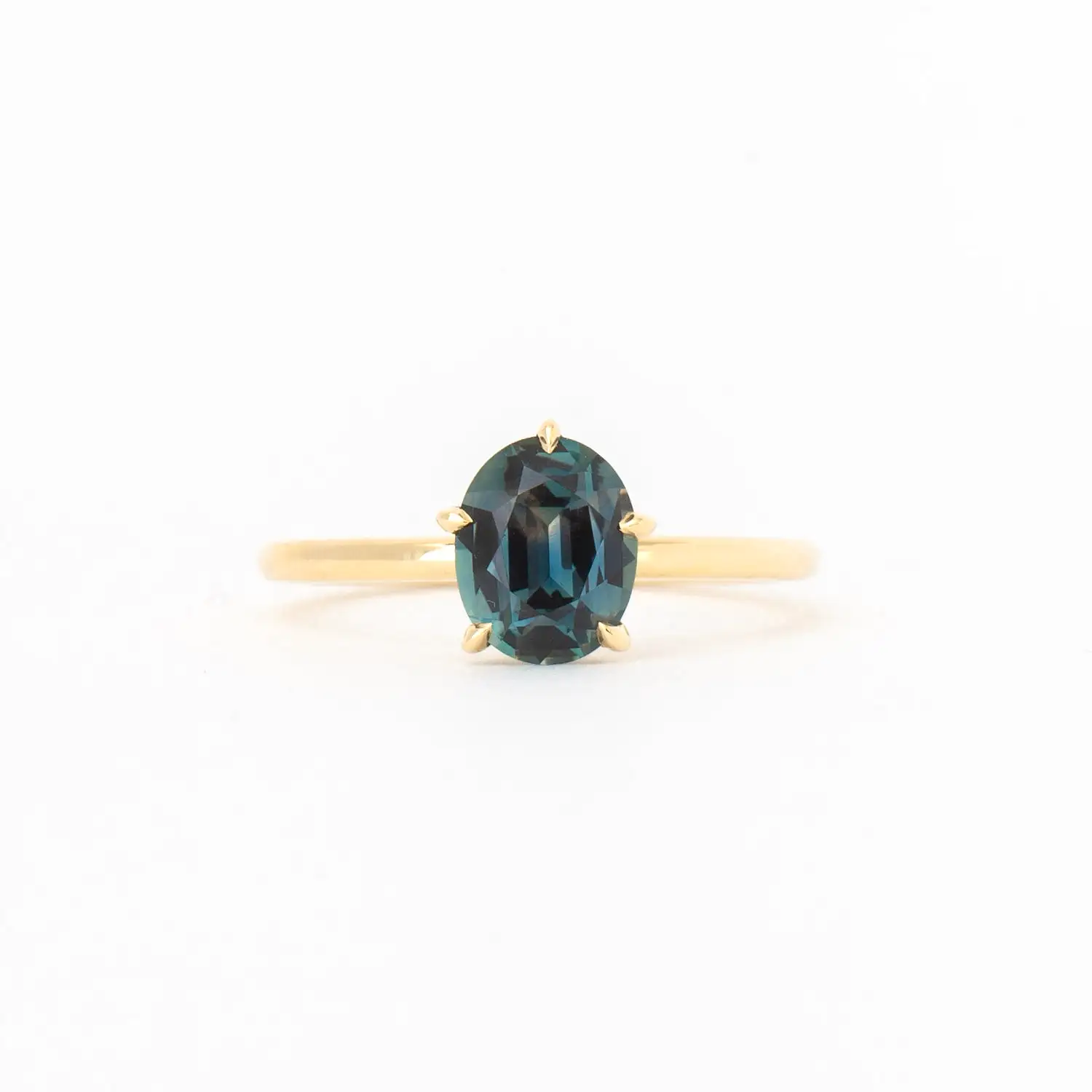 1.56 ct Oval Montana Color-Change Sapphire Vault Ring