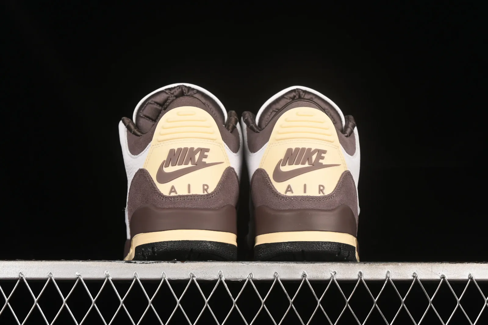 Fragment Design x Air Jordan 3 Retro White Mocha DH3434-113