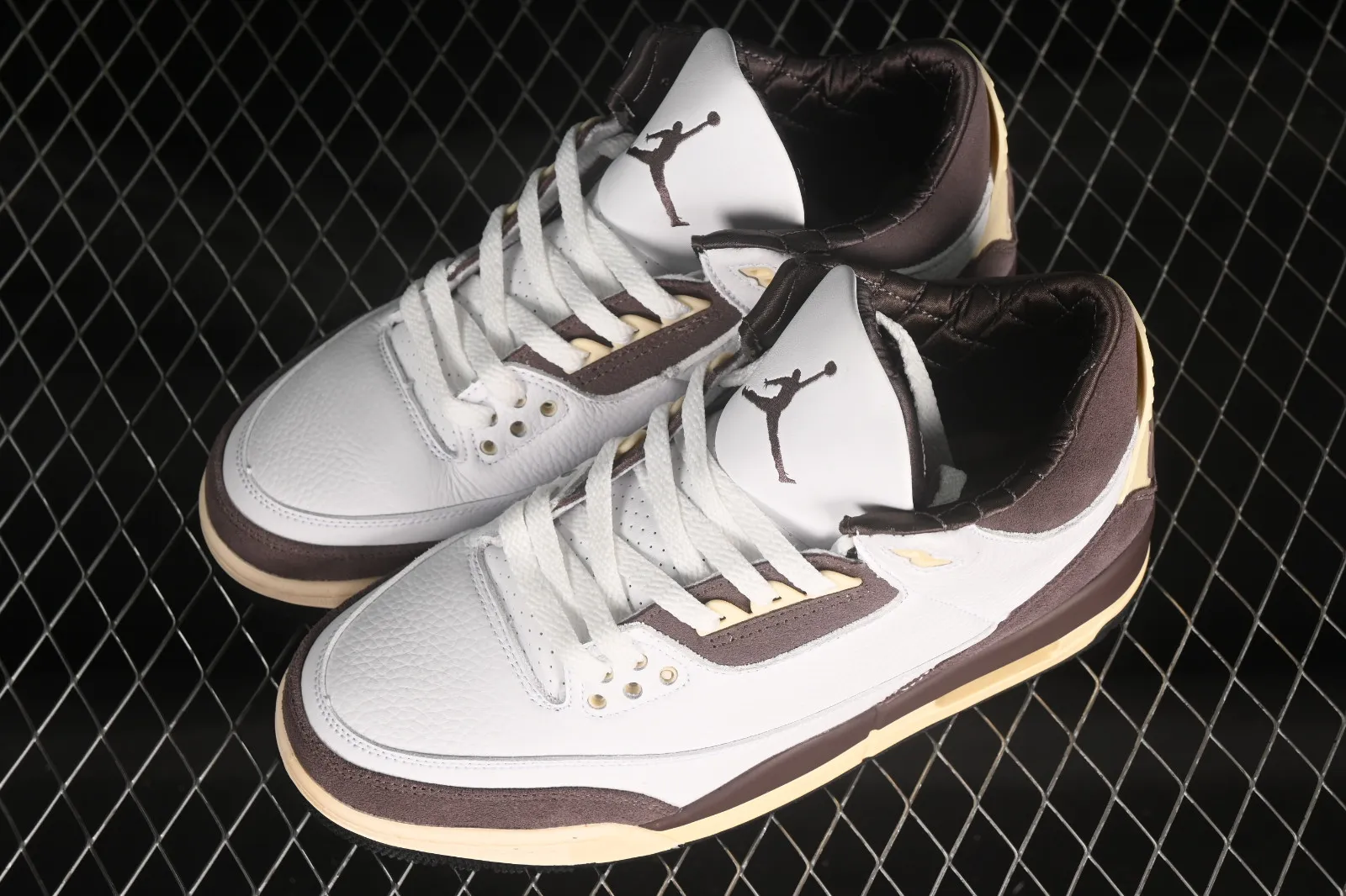 Fragment Design x Air Jordan 3 Retro White Mocha DH3434-113