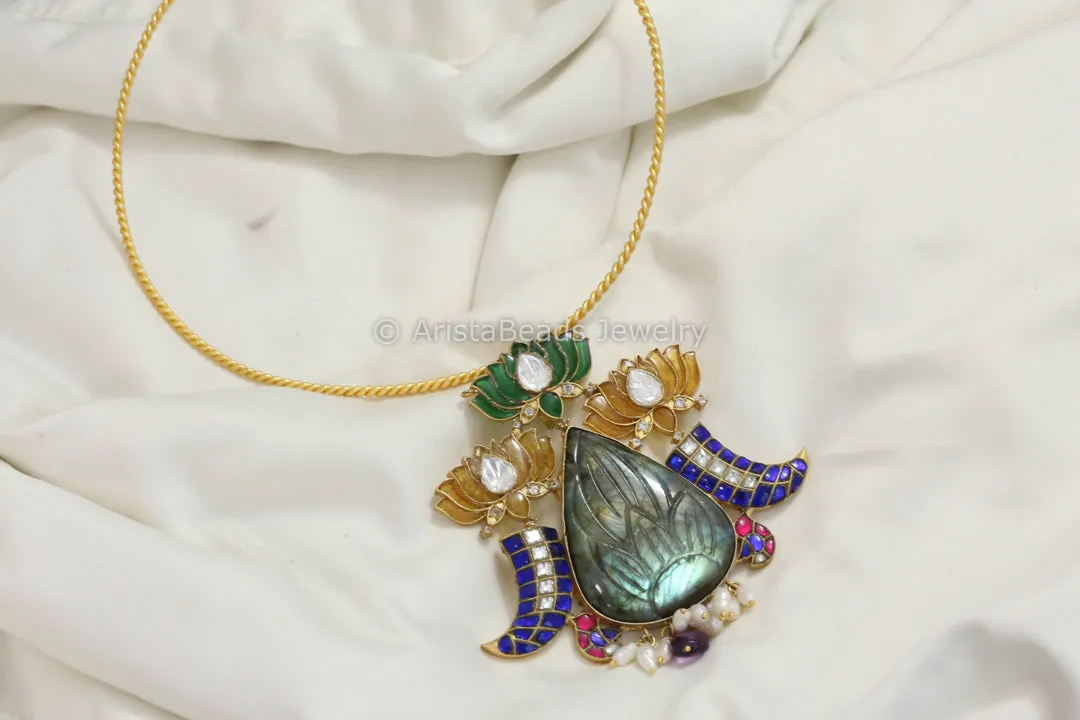 Handmade Jadau Kundan Pendant Hasli Ncklace - Style 3