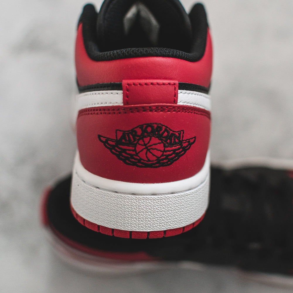 Jordan 1 Low Alternate Bred Toe (GS)