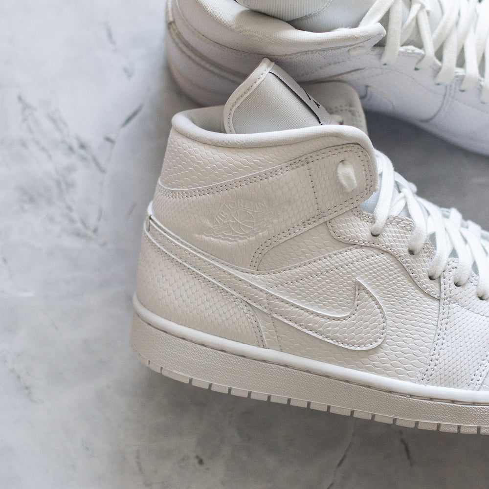 Jordan 1 Mid Triple White (2022)