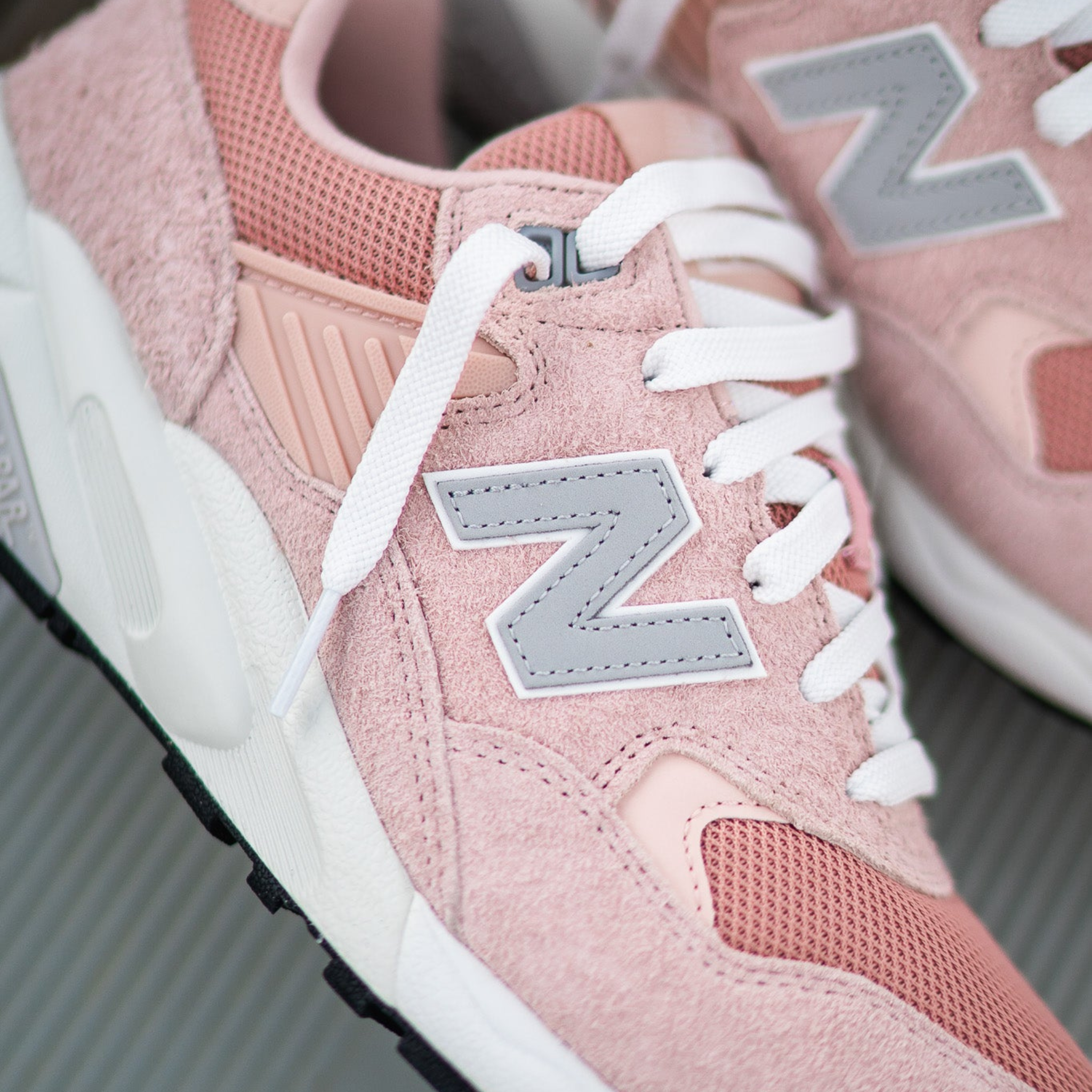 Mens New Balance 580 (Pink/White) - MT580NV2