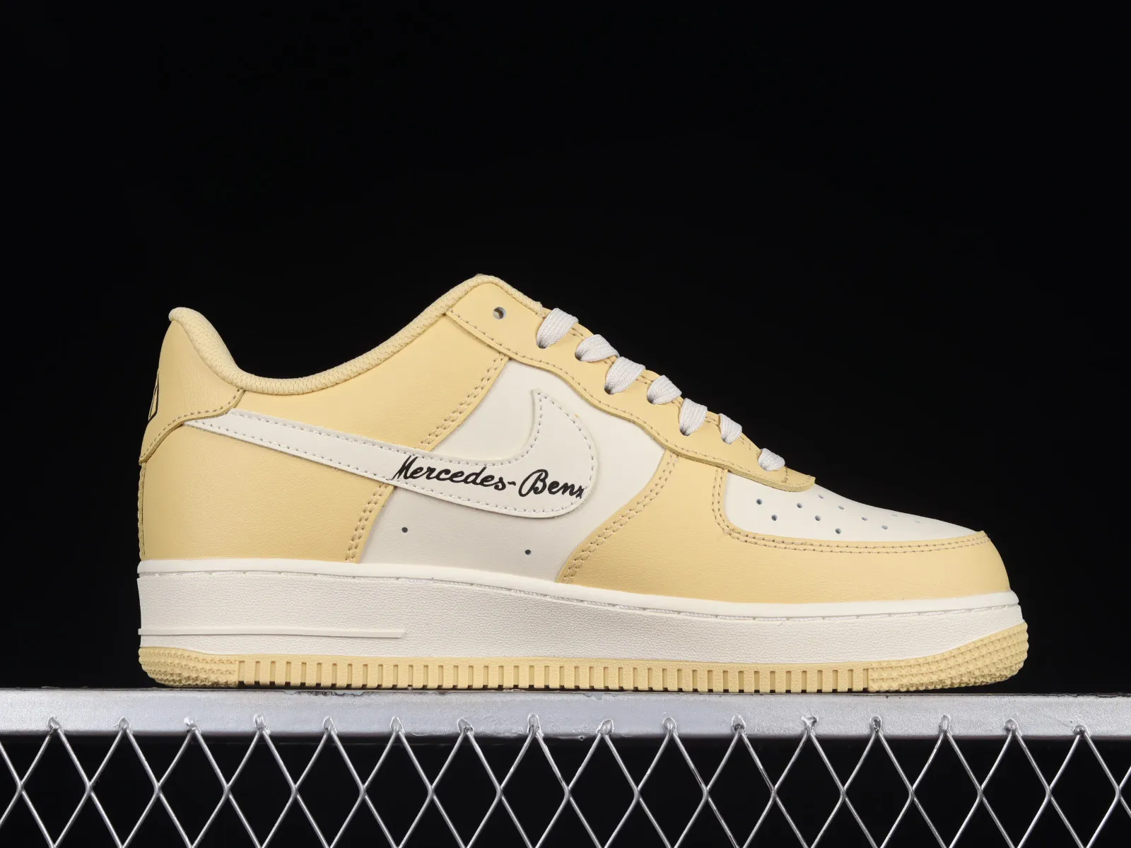 Nike Air Force 1 07 Low Off White Yellow Black DV4468-126