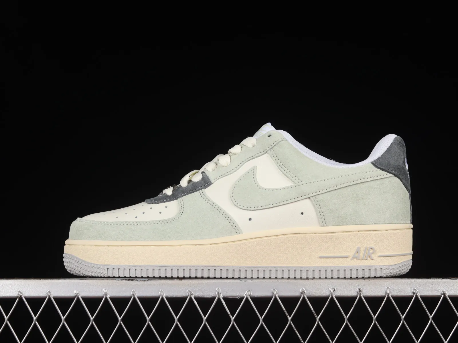 Nike Air Force 1 07 Low Suede Green Beige Grey DE0099-003