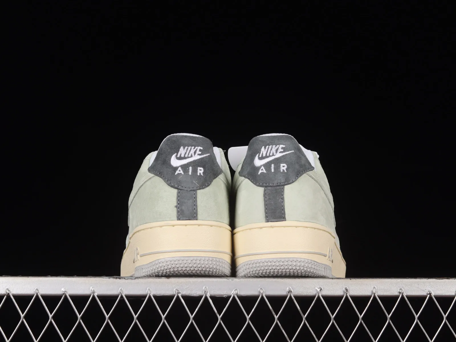 Nike Air Force 1 07 Low Suede Green Beige Grey DE0099-003