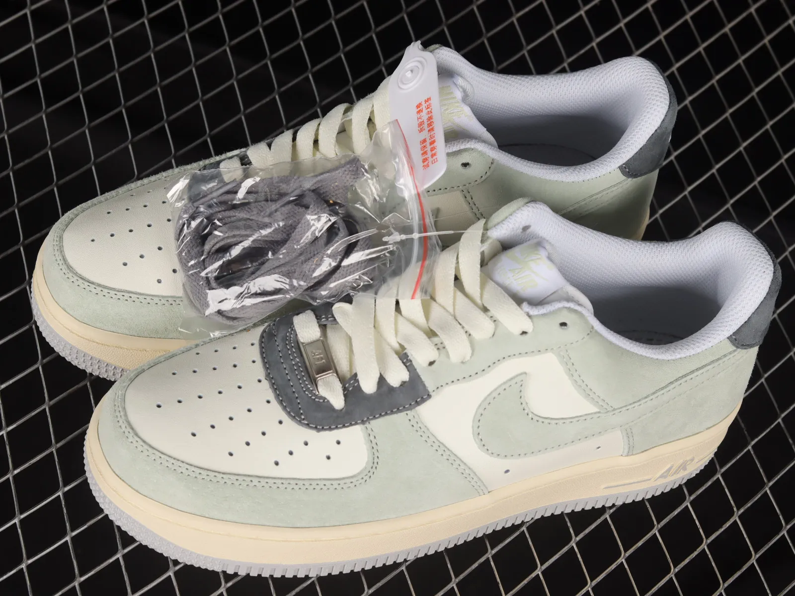 Nike Air Force 1 07 Low Suede Green Beige Grey DE0099-003