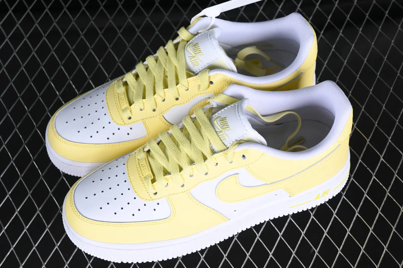 Nike Air Force 1 Low Lemon White HF0119-700