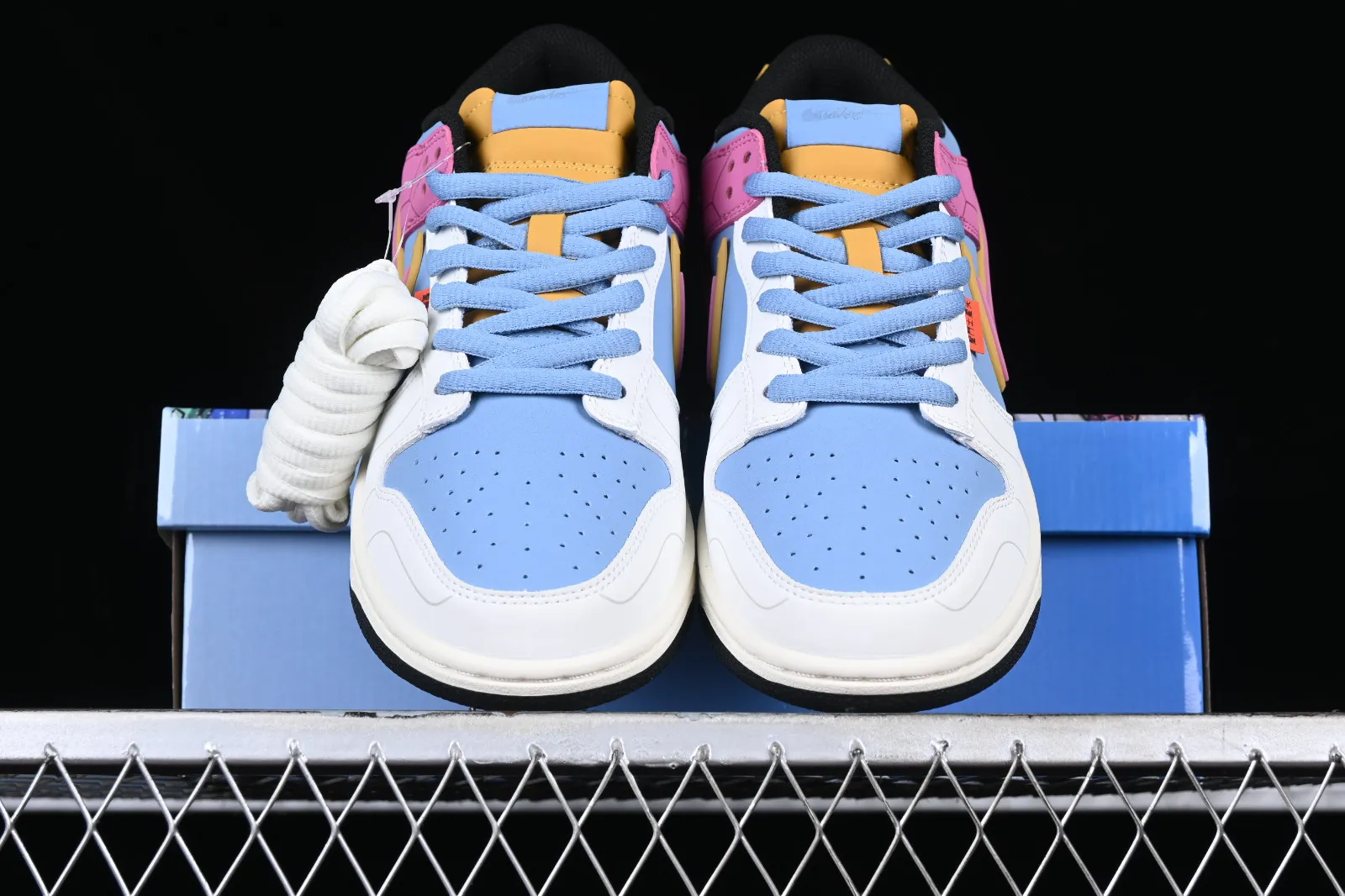 Nike SB Dunk Low Pink Blue White Black ZD2356-153