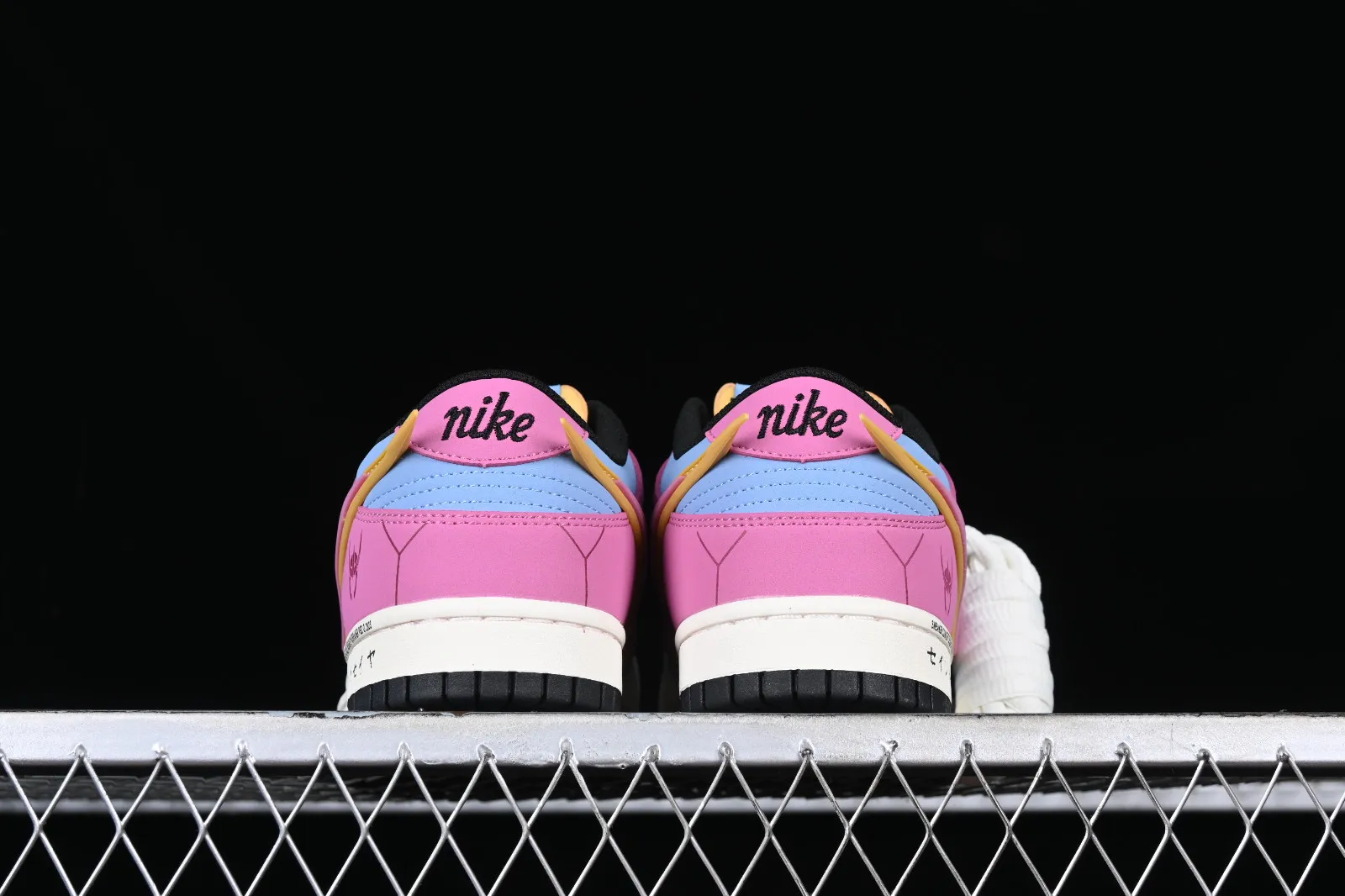 Nike SB Dunk Low Pink Blue White Black ZD2356-153