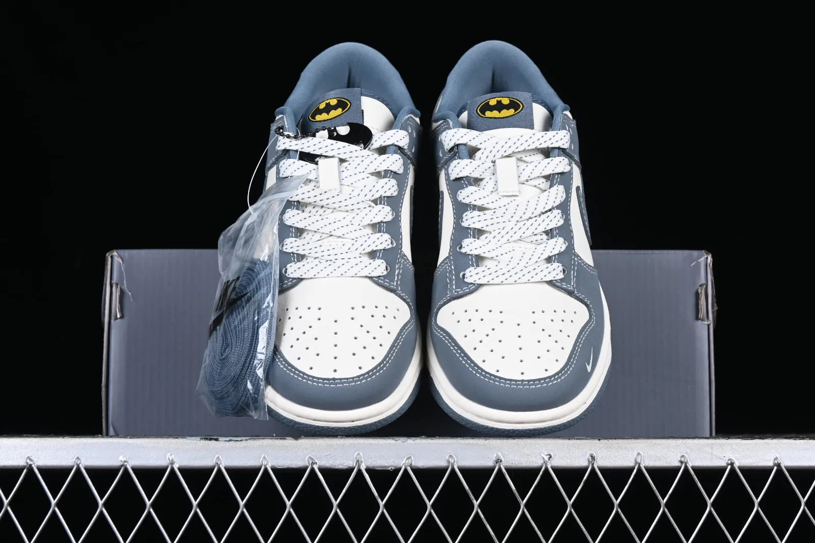 Nike SB Dunk Low Retro Gray Bat FC1688-700