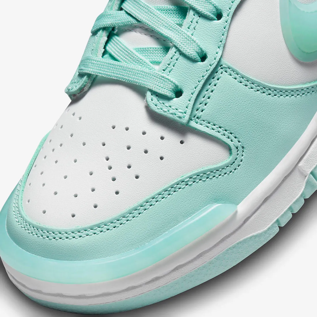 Nike SB Dunk Low Twist Jade Ice Summit White DZ2794-101