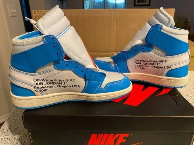 Off-white x air jordan 1 powder blue