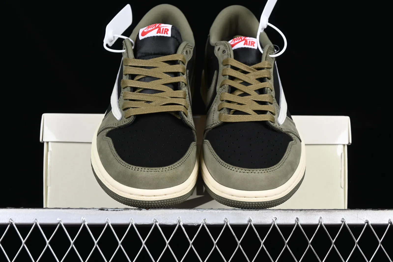 Travis Scott x Air Jordan 1 Low OG Black Sail Medium Olive Muslin DM7866-002