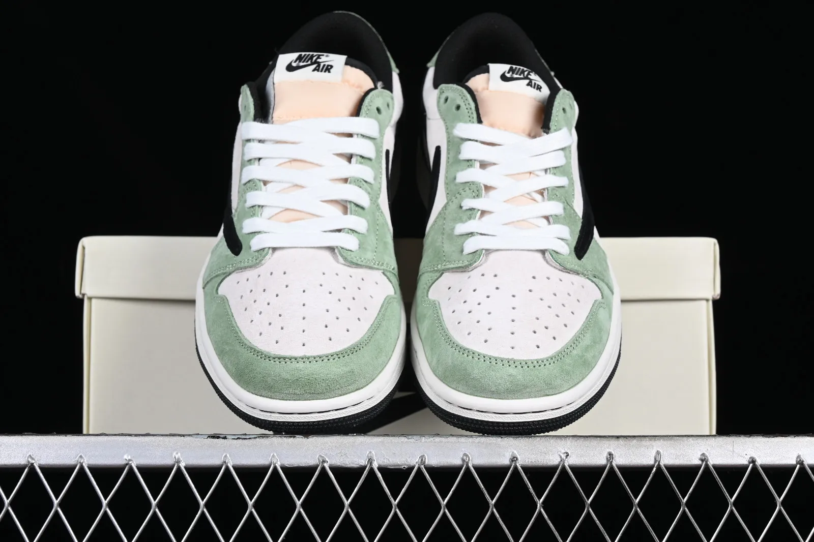 Travis Scott x Air Jordan 1 Low OG Green White Black DM7866-813