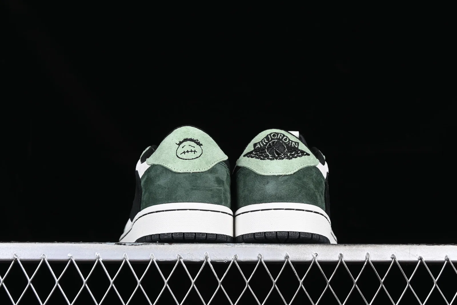 Travis Scott x Air Jordan 1 Low OG Green White Black DM7866-813