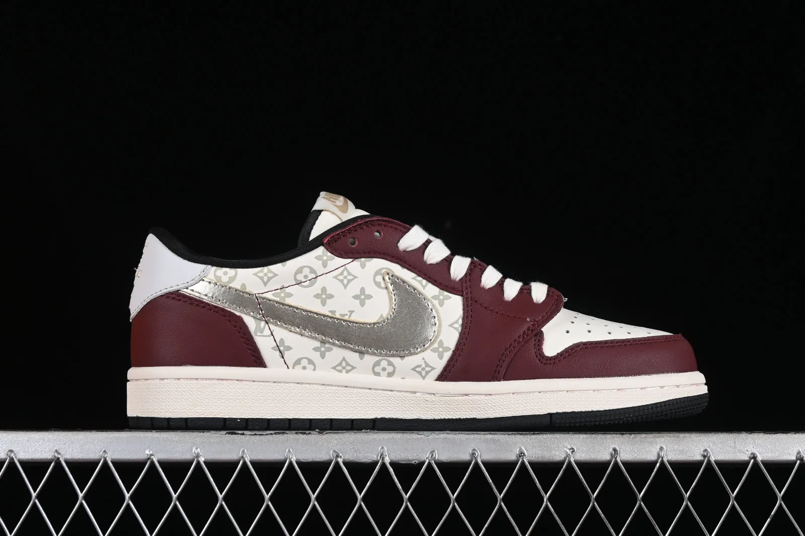 Travis Scott x Fragment Design x Air Jordan 1 Low OG SP Dark Red Off White Gold LX1988-400