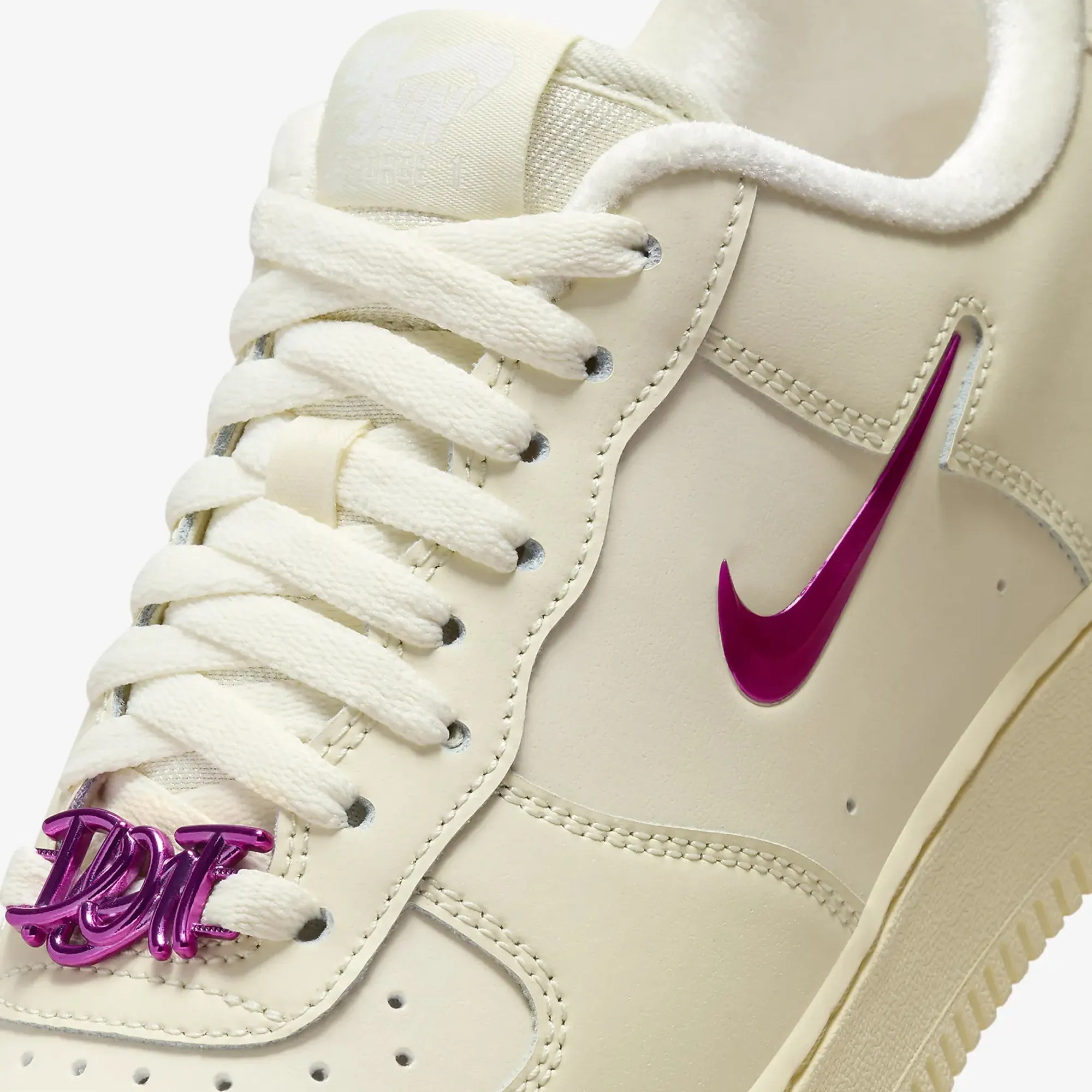 WMN'S AIR FORCE 1 '07 'COCONUT MILK/PLAYFUL PINK-ALABASTER'