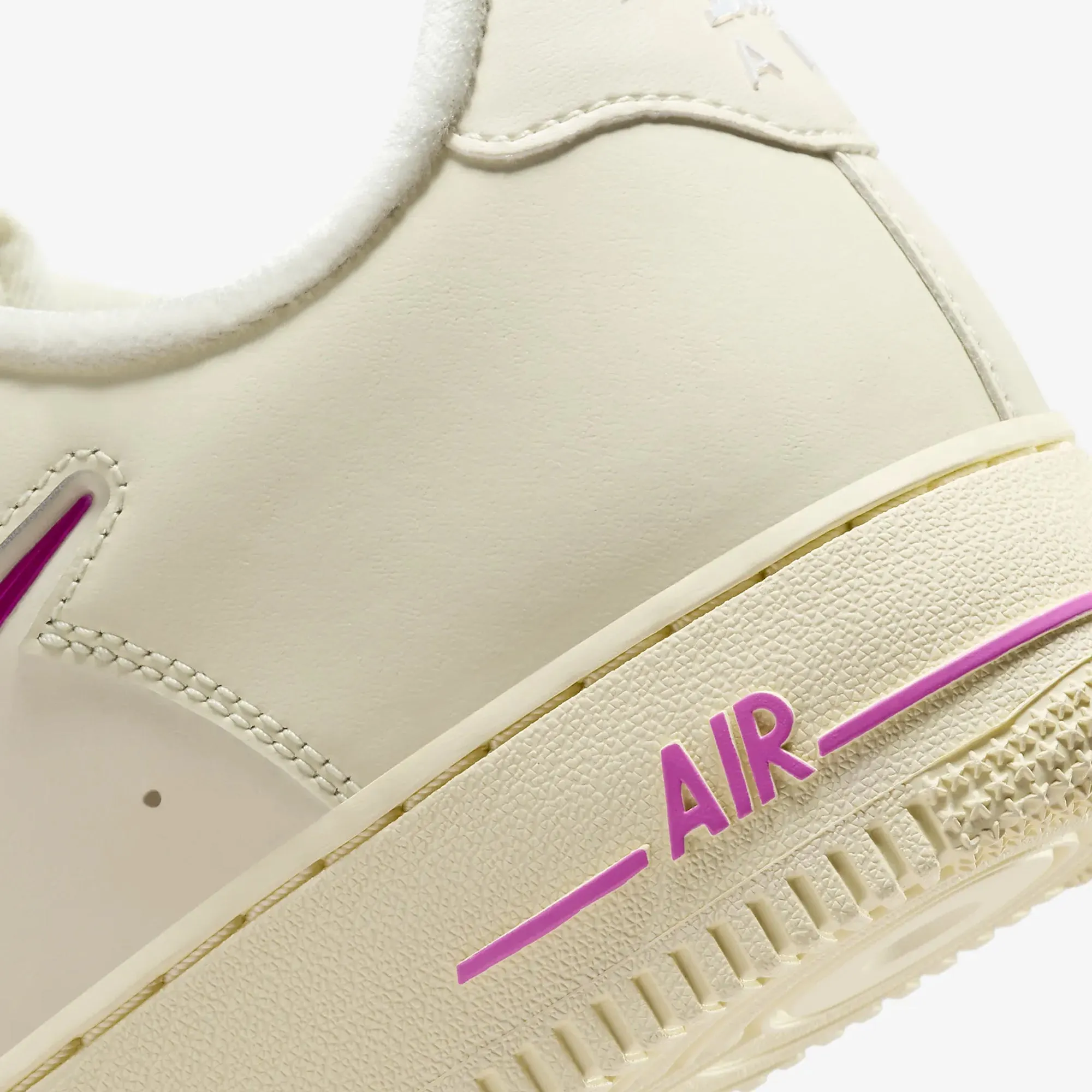 WMN'S AIR FORCE 1 '07 'COCONUT MILK/PLAYFUL PINK-ALABASTER'