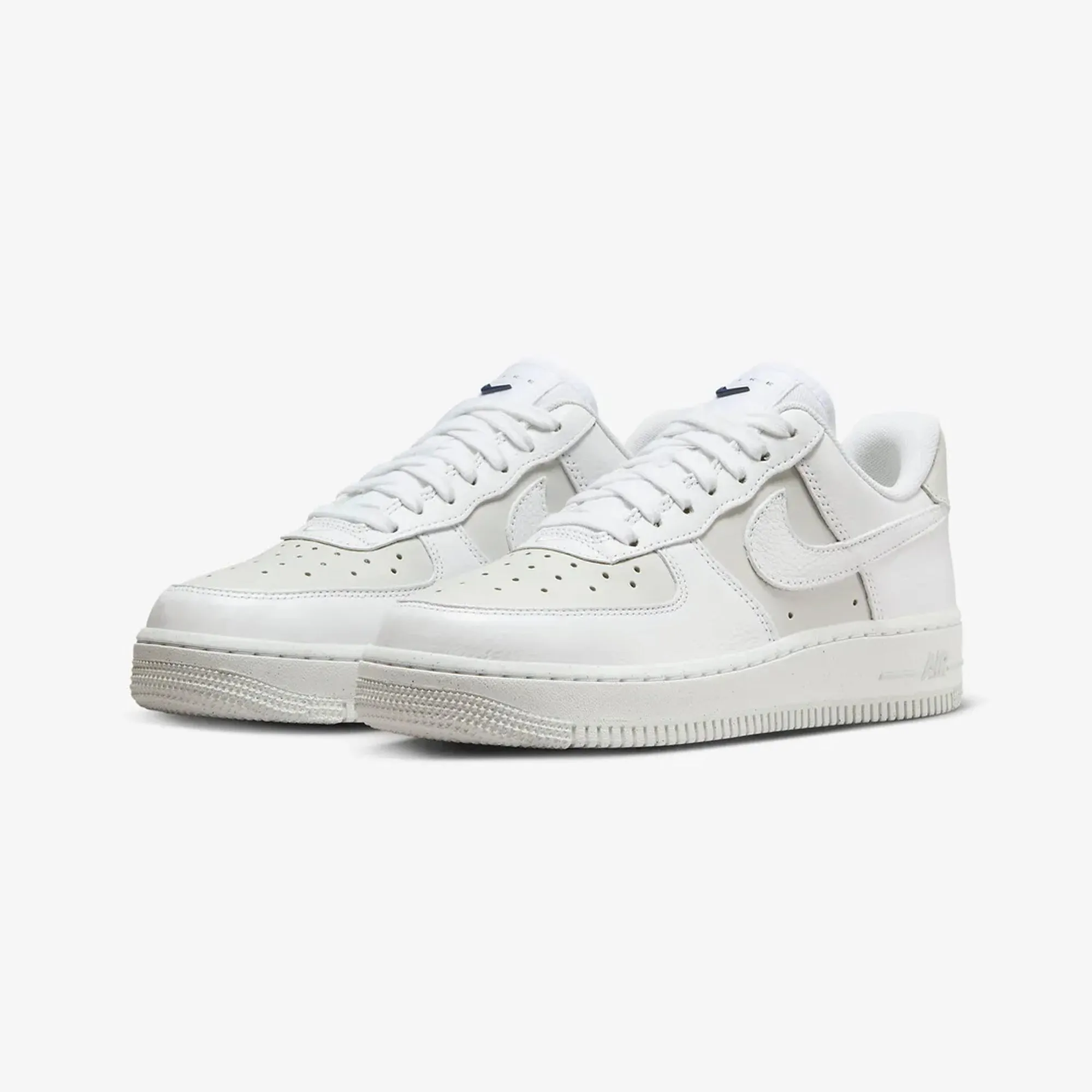 WMN'S AIR FORCE 1 '07 LX 'WHITE/LT SMOKE GREY-PHOTON DUST-WHITE'